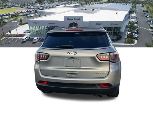 Certified 2021 Jeep Compass Limited FWD image 6