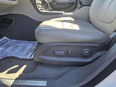 Used 2015 GMC Acadia SLT image 11