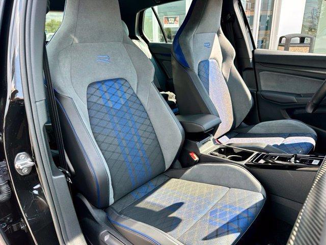 Used 2025 Volkswagen Golf R Black Edition AWD/4WD image 22