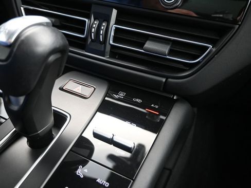 Certified 2024 Porsche Macan Turbo image 20