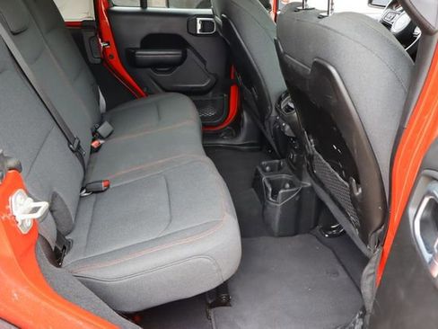 Used 2024 Jeep Wrangler Unlimited Rubicon AWD/4WD image 16