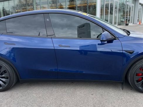 Used 2024 Tesla Model Y Performance image 15