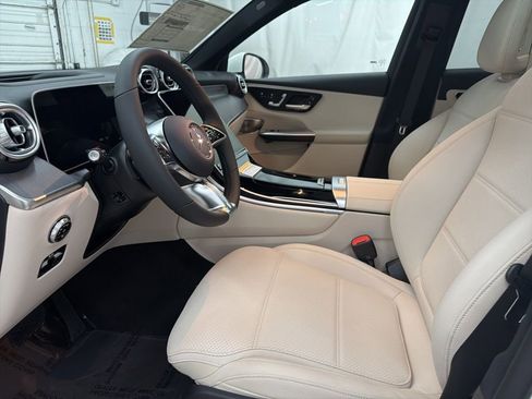 New 2026 Mercedes-Benz GLC 300 image 14