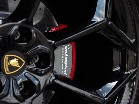 Used 2024 Lamborghini Urus Performante image 17