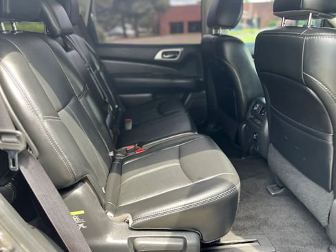 Used 2017 Nissan Pathfinder SL w/ SL Tech Package FWD image 29
