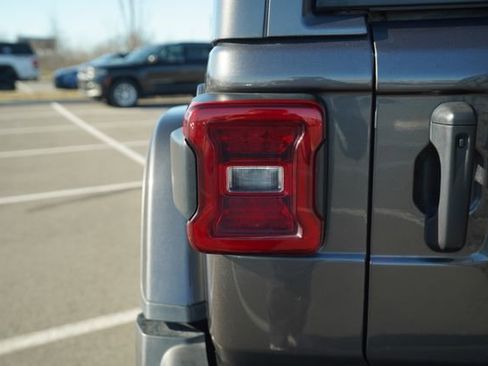 Used 2021 Jeep Wrangler Unlimited Rubicon image 41