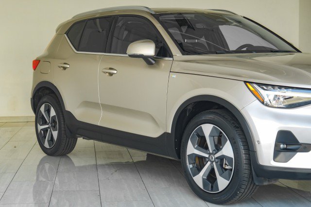 Used 2023 Volvo XC40 B5 Ultimate w/ Protection Package Premier AWD/4WD image 73