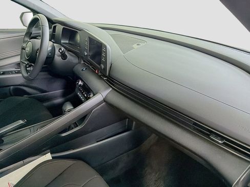 Used 2025 Hyundai Elantra Sport FWD image 28