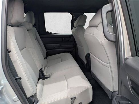 Certified 2025 Toyota Tacoma SR5 AWD/4WD image 17