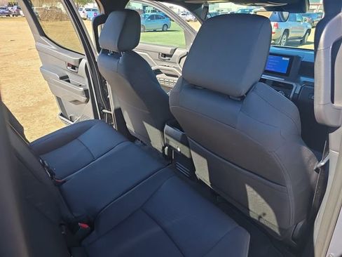 Used 2025 Toyota Tacoma SR5 AWD/4WD image 12