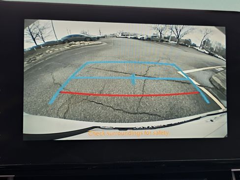 Certified 2025 Toyota Sienna XSE image 21