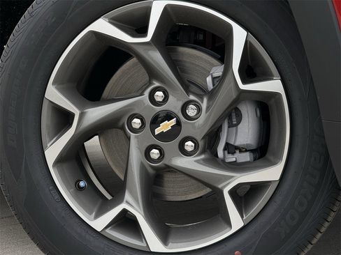 New 2026 Chevrolet Trax LT w/ Driver Confidence Package image 9