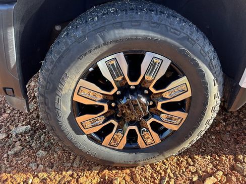 Used 2025 GMC Sierra 2500 Denali w/ Denali Reserve Package image 11