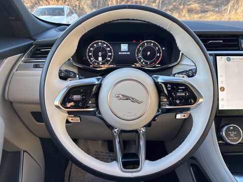 Used 2026 Jaguar F-PACE R-Dynamic S image 11