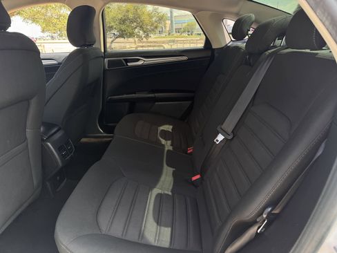 Used 2019 Ford Fusion SE image 29