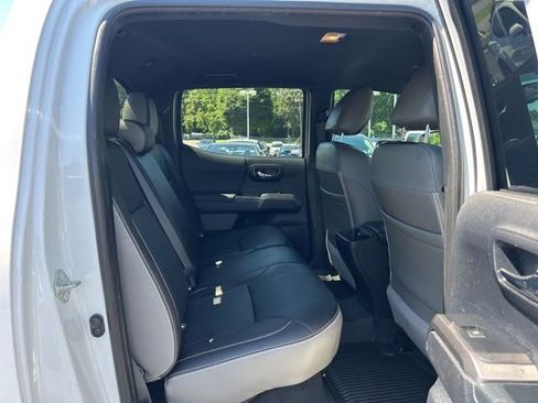 Used 2021 Toyota Tacoma TRD Sport RWD image 19