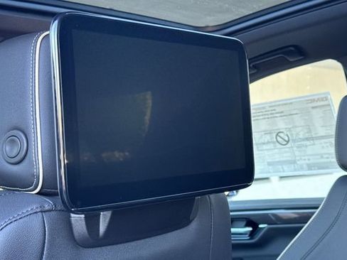 New 2026 GMC Yukon XL Elevation image 17