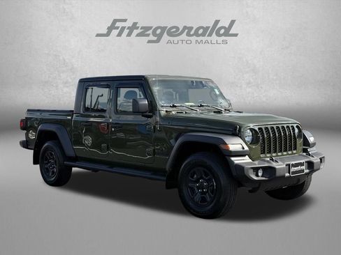Used 2021 Jeep Gladiator Sport w/ Trailer Tow Package AWD/4WD image 1