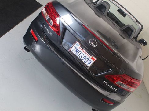Used 2010 Lexus IS 250C w/ Luxury Pkg RWD image 8