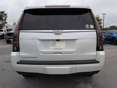 Used 2019 Cadillac Escalade Premium Luxury AWD/4WD image 5