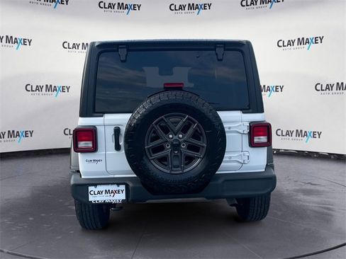 Used 2024 Jeep Wrangler Sport S image 4