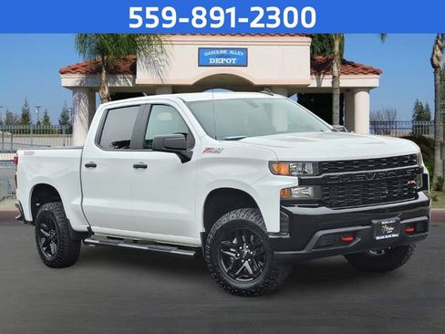 Used 2020 Chevrolet Silverado 1500 Custom Trail Boss w/ Custom Convenience Package AWD/4WD image 1
