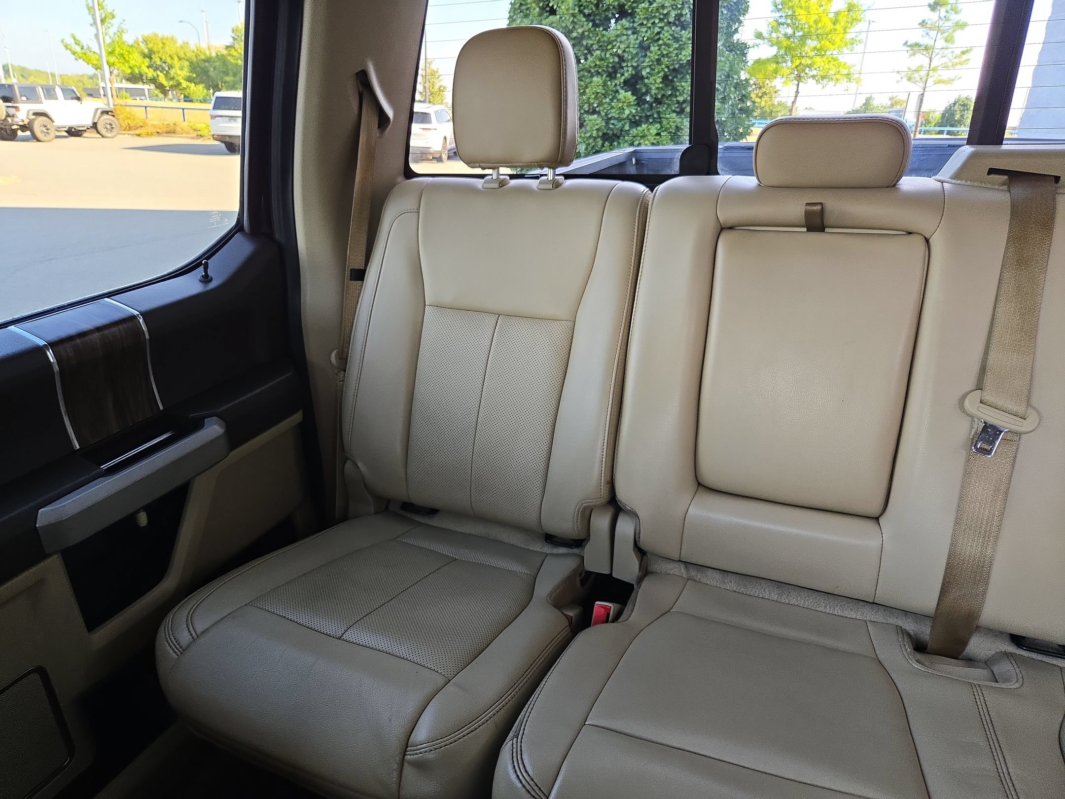Used 2019 Ford F150 Lariat w/ Equipment Group 502A Luxury AWD/4WD image 12