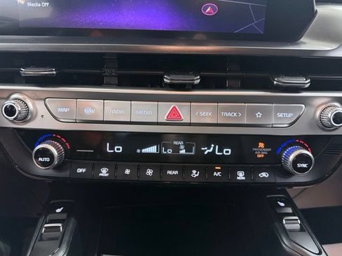 Used 2023 Kia Telluride S FWD image 25