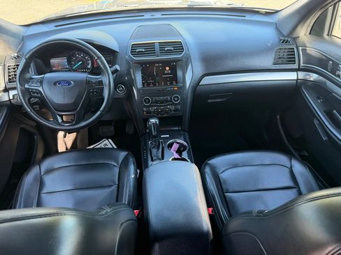 Used 2019 Ford Explorer XLT w/ Equipment Group 202A AWD/4WD image 35