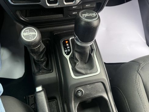 Used 2018 Jeep Wrangler Sport AWD/4WD image 20