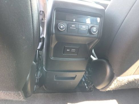 Used 2021 GMC Acadia SLE FWD image 36