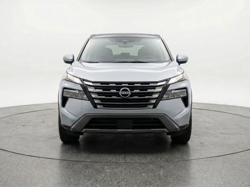 Used 2025 Nissan Rogue SV AWD/4WD image 2