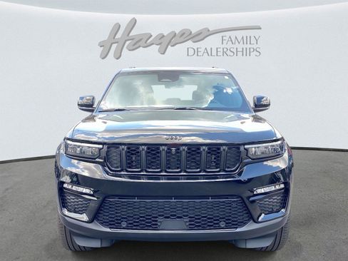 Used 2025 Jeep Grand Cherokee Limited w/ Luxury Tech Group II RWD image 11