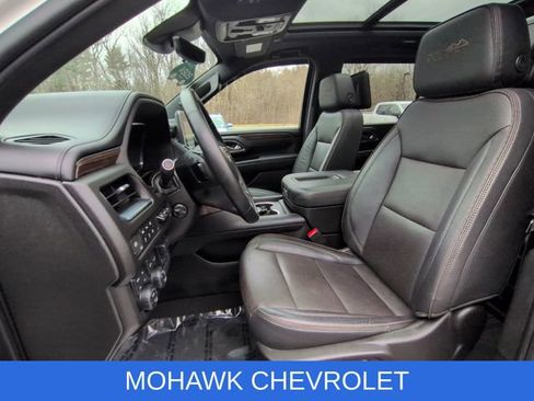 Used 2024 Chevrolet Suburban High Country AWD/4WD image 21