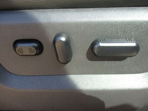 Used 2014 Ford F250 Lariat w/ Chrome Package AWD/4WD image 40