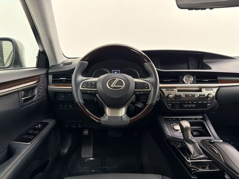 Used 2018 Lexus ES 350 w/ Navigation System Package FWD image 17