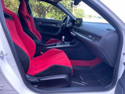 Used 2025 Honda Civic Type R image 13