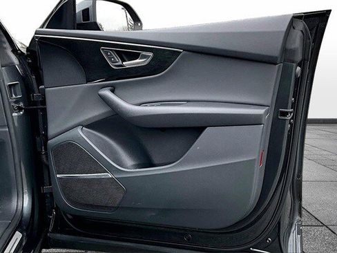 Used 2019 Audi Q8 Premium Plus w/ Premium Plus image 31