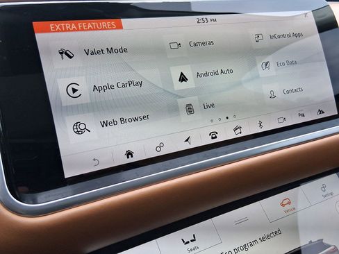 Used 2018 Land Rover Range Rover Velar R-Dynamic SE image 20