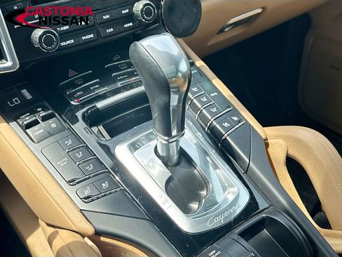 Used 2018 Porsche Cayenne S w/ Premium Package Plus AWD/4WD image 22