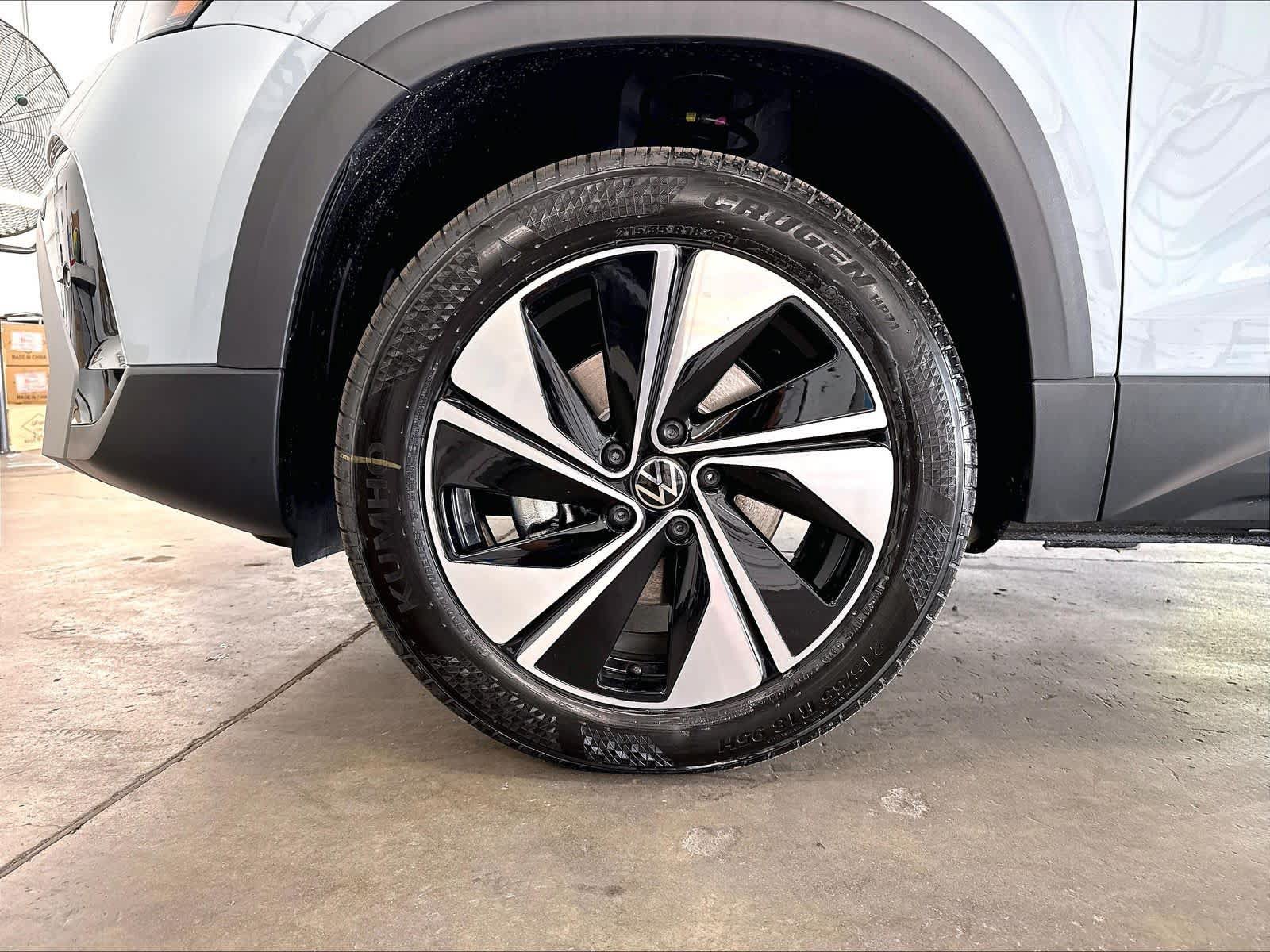 New 2027 Volkswagen Taos SE AWD/4WD image 13