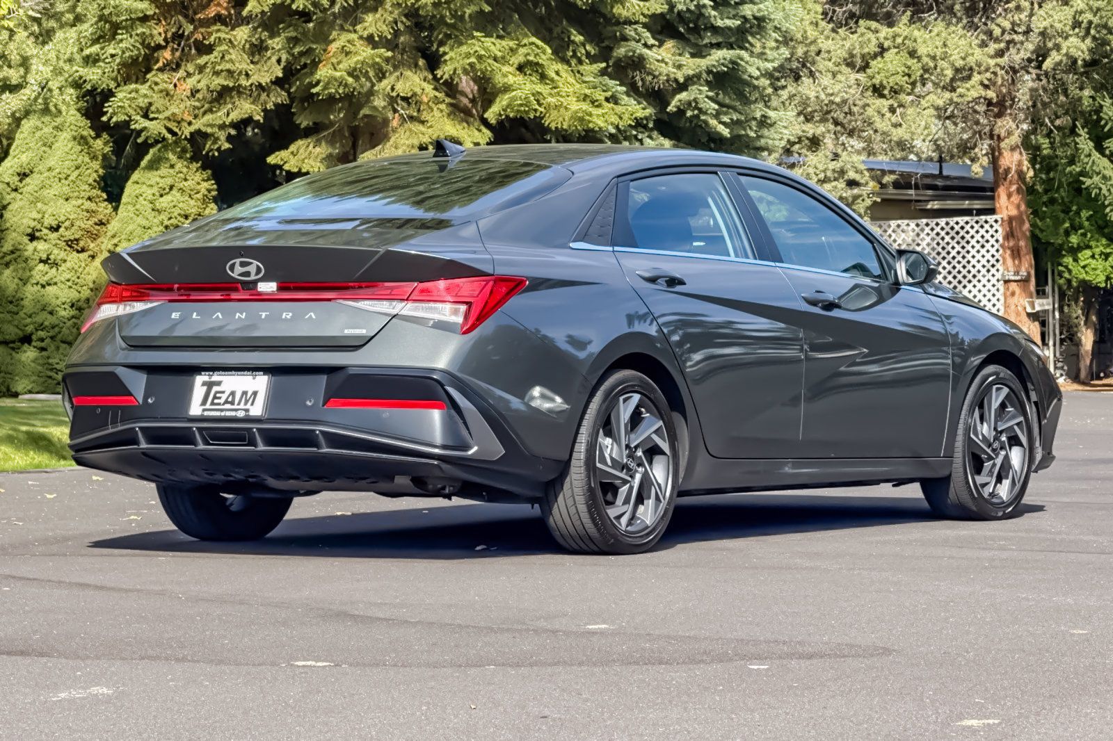 Used 2024 Hyundai Elantra Limited FWD image 4