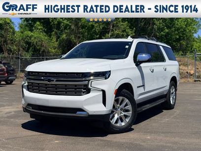 Used 2023 Chevrolet Suburban Premier w/ Premium Package 2