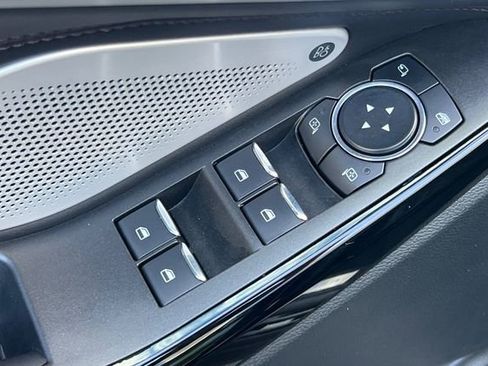 Used 2023 Ford Explorer Platinum w/ Technology Package AWD/4WD image 12