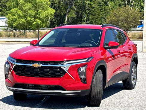 New 2026 Chevrolet Trax LT FWD image 3