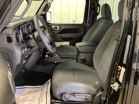New 2026 Jeep Wrangler Unlimited Rubicon AWD/4WD image 13