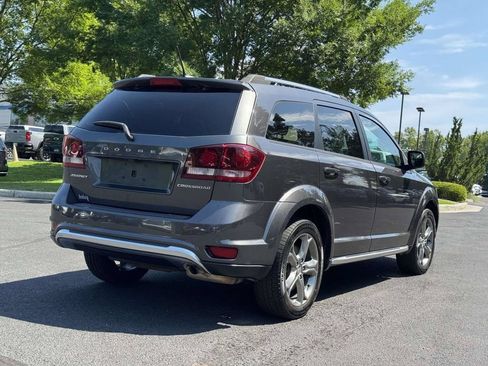 Used 2017 Dodge Journey Crossroad w/ Popular Equipment Group FWD image 24