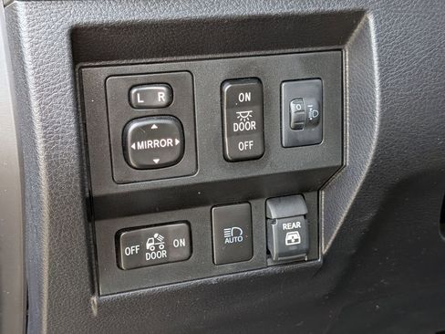 Used 2021 Toyota Tundra SR5 image 17