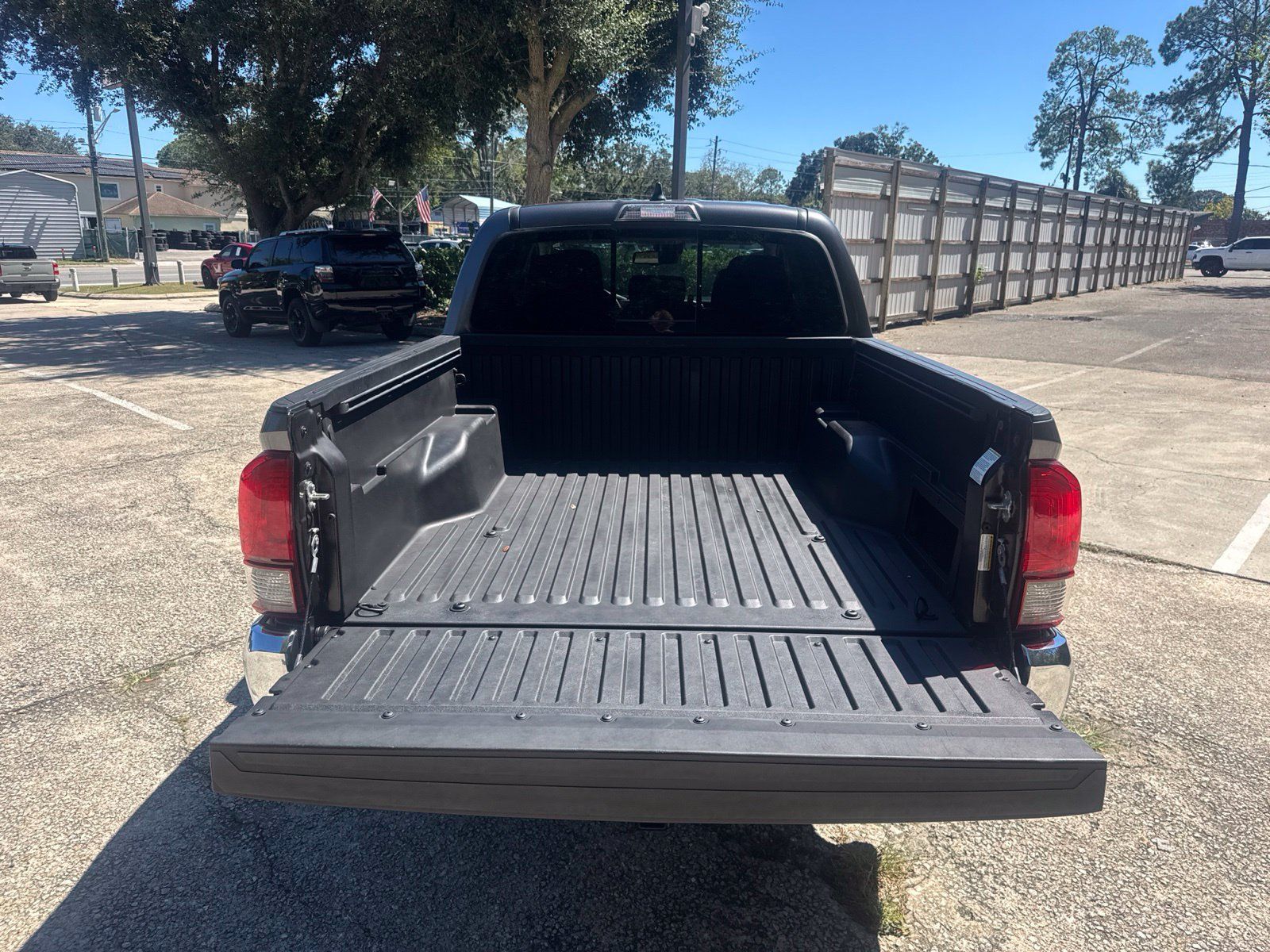 Used 2021 Toyota Tacoma SR5 RWD image 9