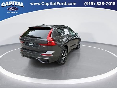 Used 2024 Volvo XC60 B5 Plus AWD/4WD image 8